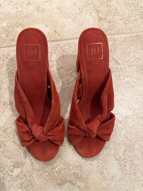 GAP Women's Brick Red Knotted Slide Mules